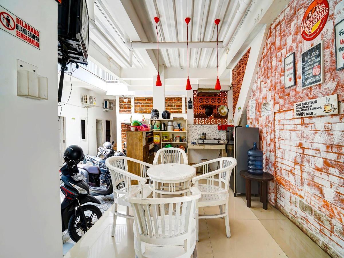 Super Oyo 91173 Guesthouse King Puntodewo Pakualaman Extérieur photo